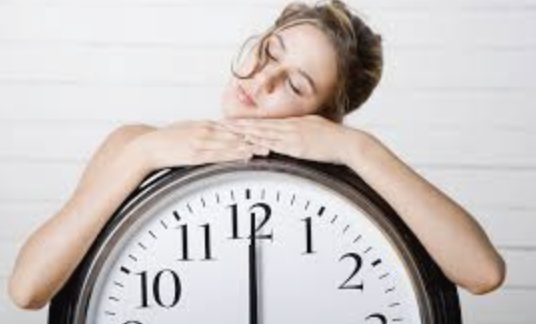 remedios naturales para mejorar la calidad de tu sueño, ten una rutina de sueño constante