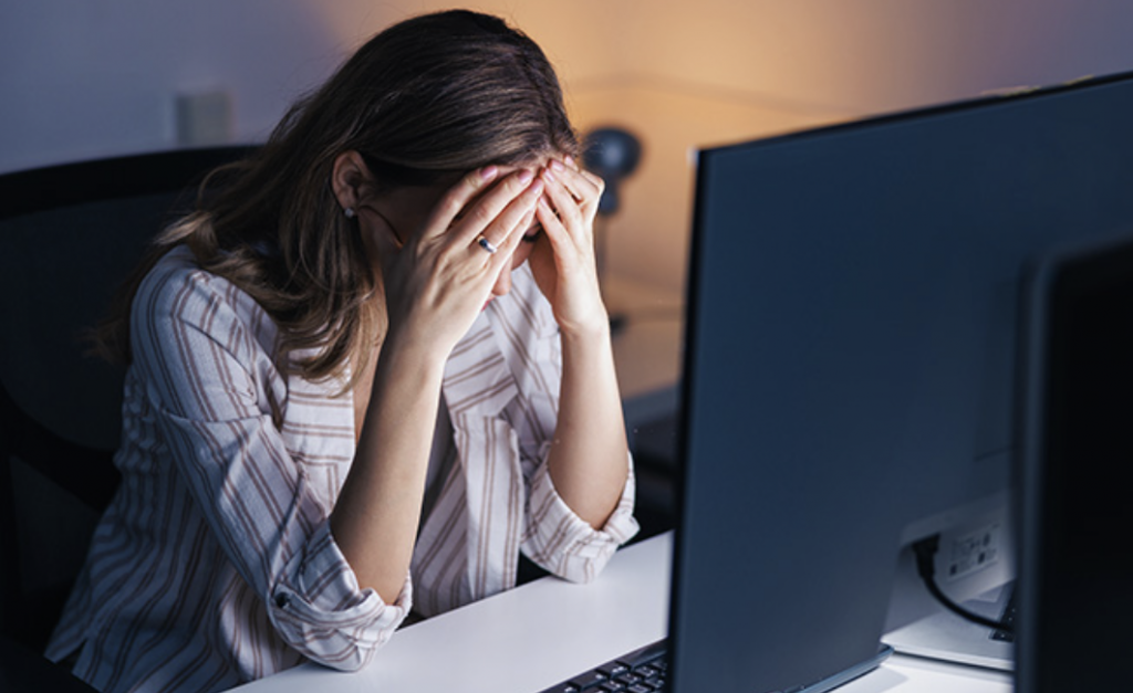 causas ansiedad nocturna trabajo